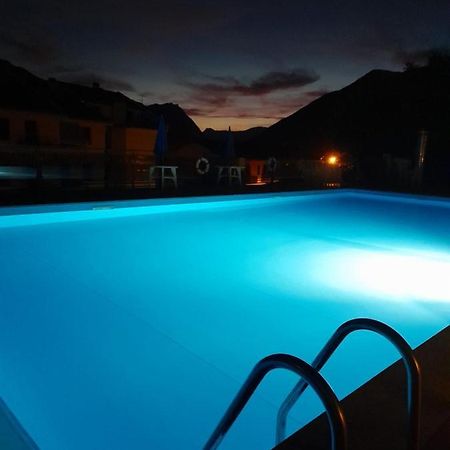 Апартаменты Valsassina Rent Introbio Экстерьер фото